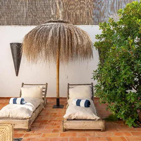 River & Sea View I *